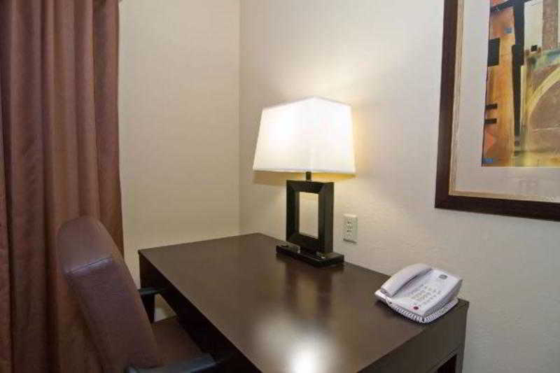 Best Western Bastrop Pines Inn מראה חיצוני תמונה
