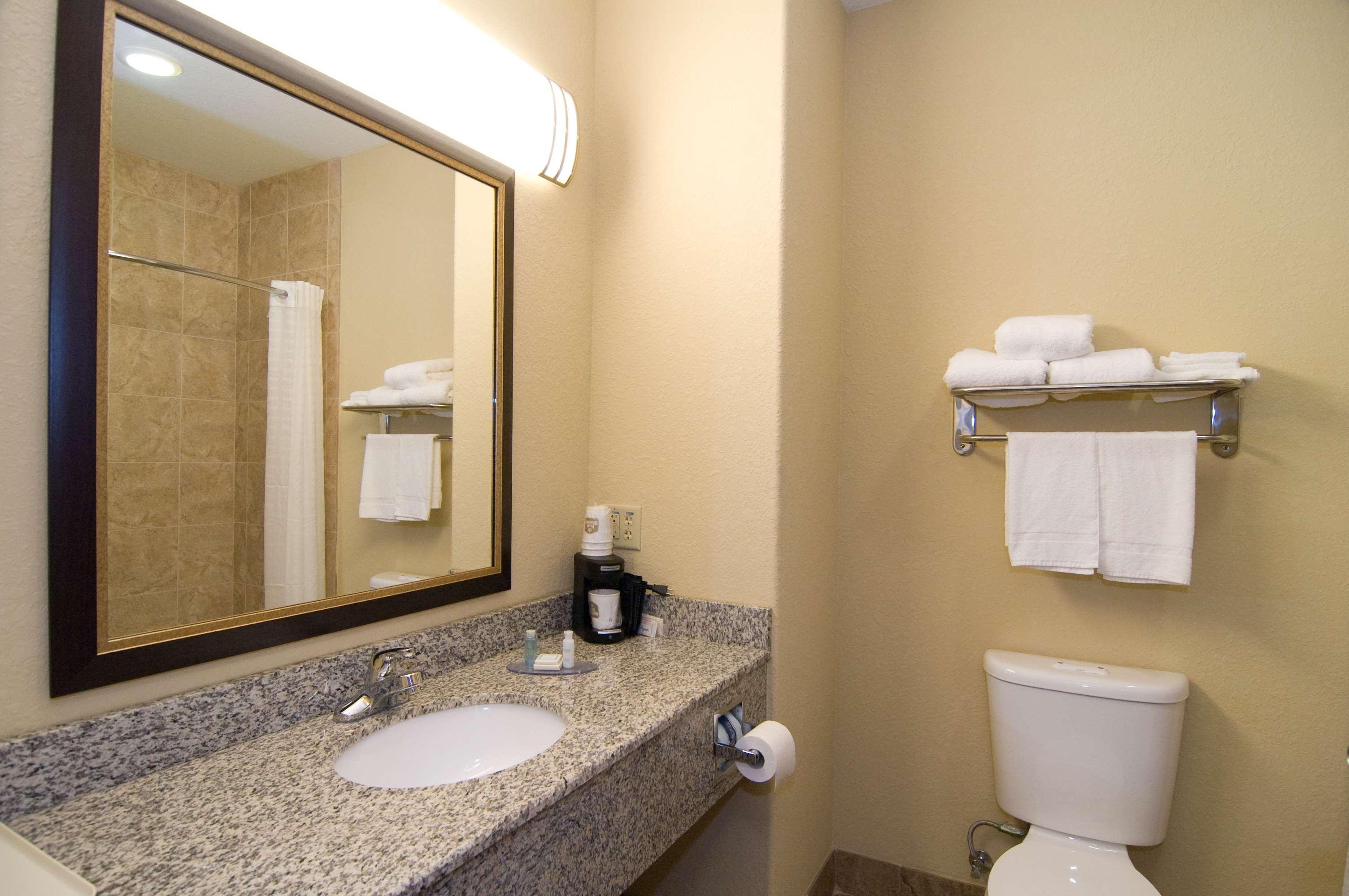 Best Western Bastrop Pines Inn חדר תמונה