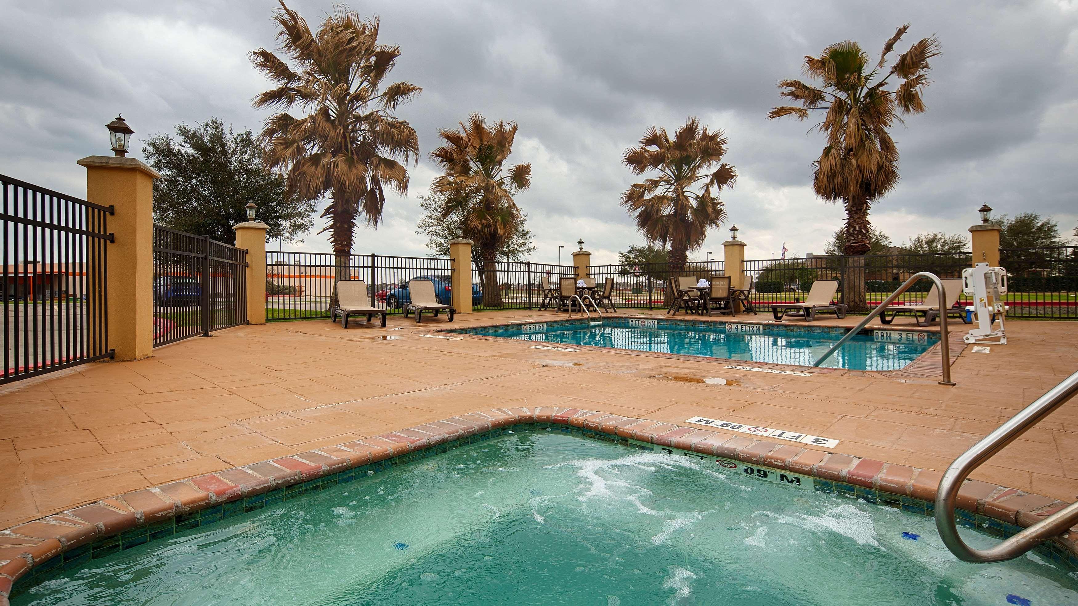 Best Western Bastrop Pines Inn מראה חיצוני תמונה
